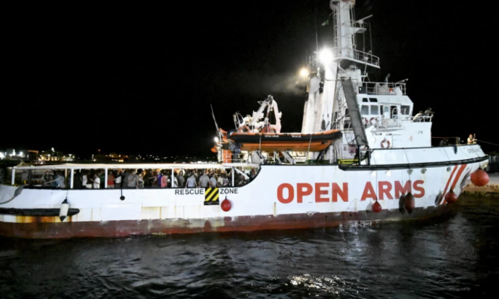 Οι ΜΚΟ συνεχίζουν να αποβιβάζουν εκατοντάδες αλλοδαπούς στην Ιταλία